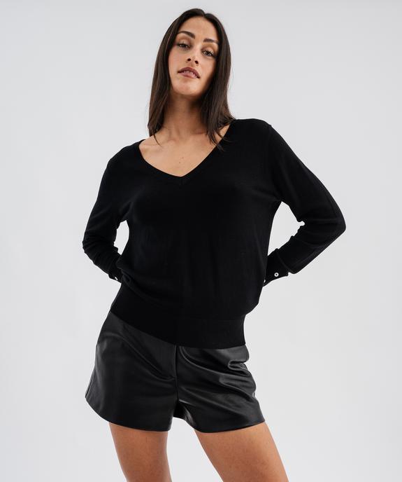 Pull fin en viscose avec col V et boutons aux poignets femme vue1 - GEMO 4G FEMME - GEMO