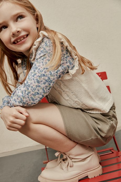 Look pull, chemisier, jupe et chaussures pour fille - GEMO