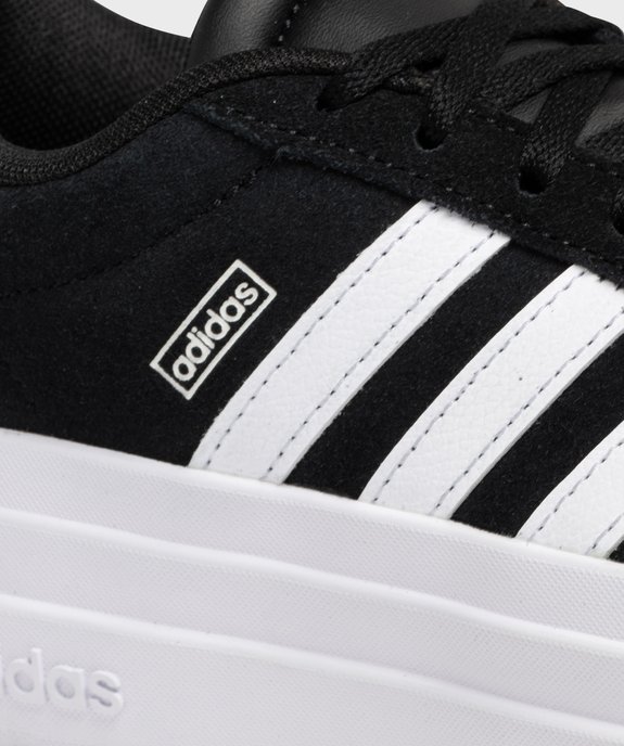Baskets basses en cuir suédé à semelle plateforme VL Court Bold femme - Adidas vue6 - ADIDAS - GEMO