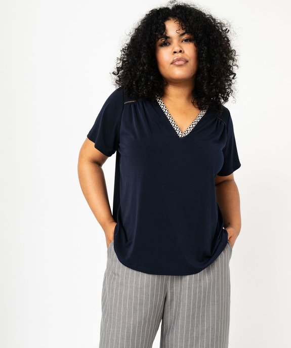 Tee-shirt à manches courtes avec col V brodé femme grande taille vue1 - GEMO (G TAILLE) - GEMO