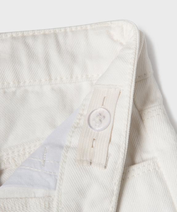 Short en jean brodé à bord franc fille vue2 - GEMO (ENFANT) - GEMO