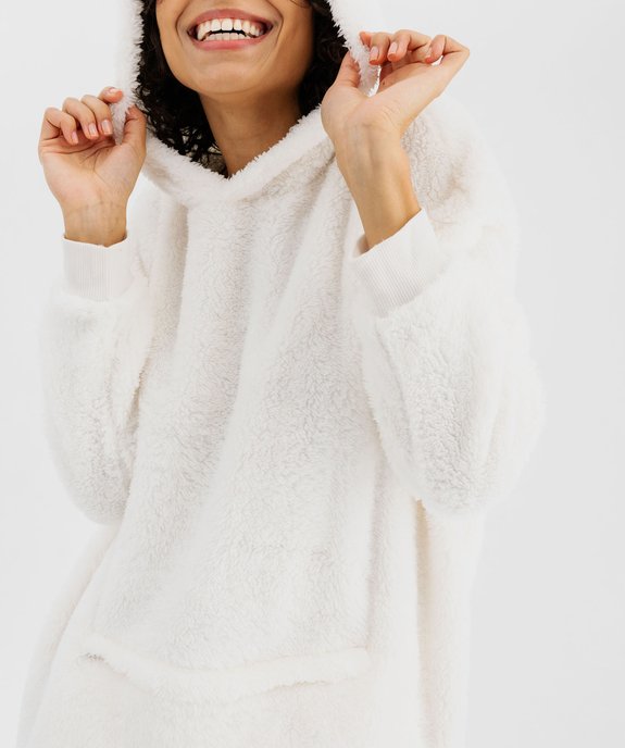 Cape hoodie et coussin 2-en-1 en maille peluche femme vue5 - GEMO(HOMWR FEM) - GEMO