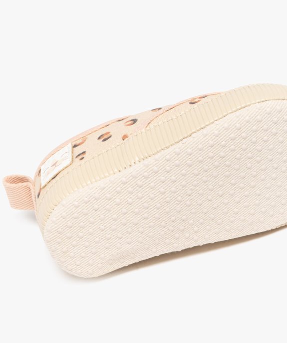 Chaussons de naissance bébé fille baskets imprimées léopard  vue6 - LITTLE LOVE - GEMO