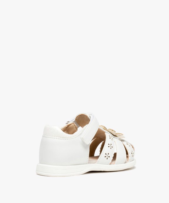 Sandales bébé fille à brides ajourées et fleur en relief vue4 - SANS MARQUE - GEMO