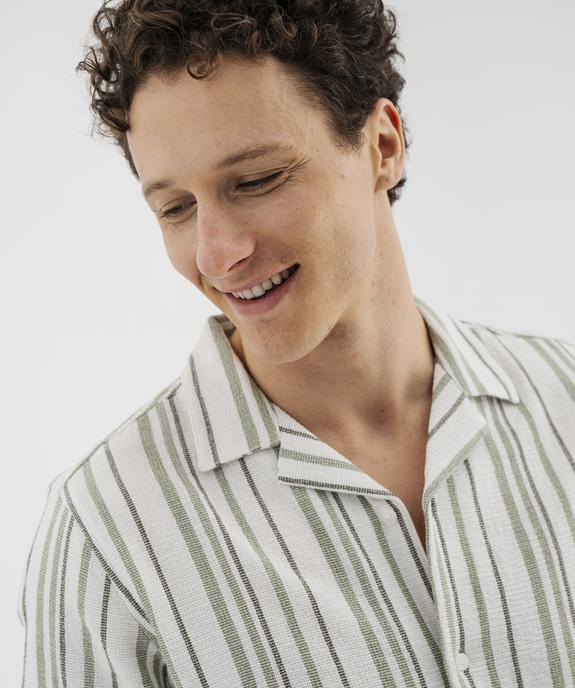 Chemise manches courtes col cubain en textile de coton tissé rayé homme vue2 - GEMO 4G HOMME - GEMO