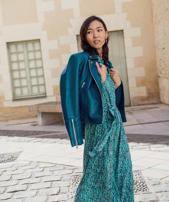 Look robe longue fluide et blouson bleu pour femme  - GEMO