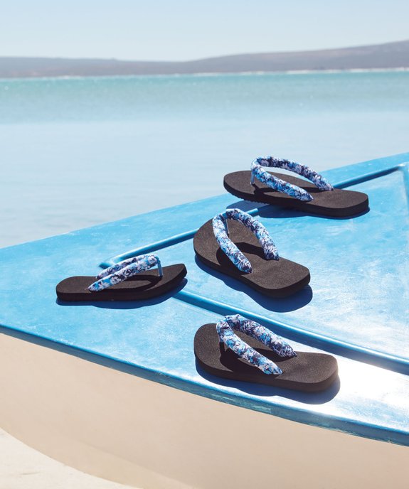 Tongs femme à brides rembourrées en tissu imprimé vue6 - GEMO (PLAGE) - GEMO