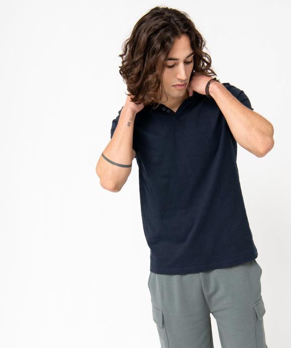 Tee-shirt homme à manches courtes, matière et col fantaisie vue1 - GEMO (HOMME) - GEMO
