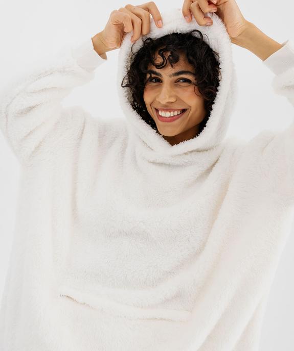 Cape hoodie et coussin 2-en-1 en maille peluche femme vue2 - GEMO(HOMWR FEM) - GEMO
