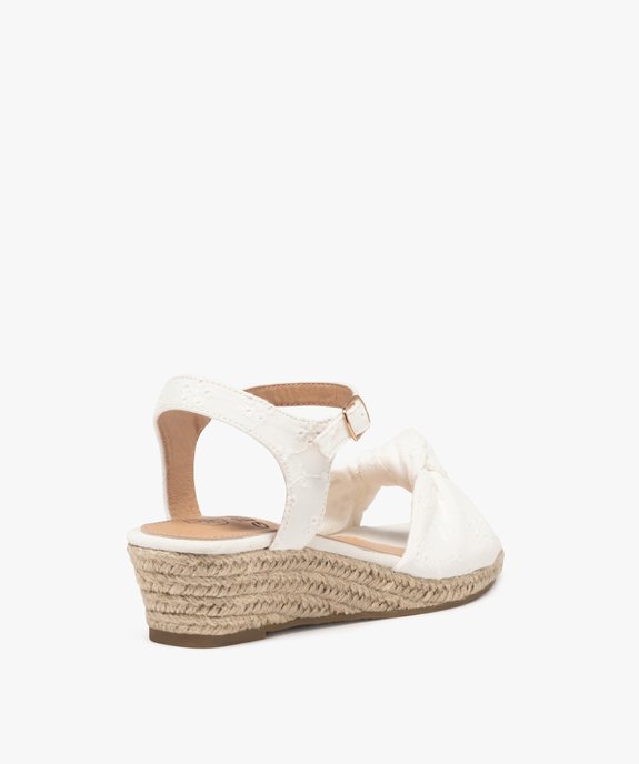 Sandales fille compensées à brides broderie anglaise vue4 - GEMO (ENFANT) - GEMO