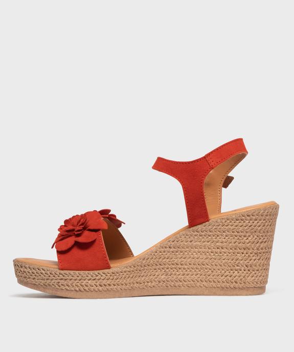 Sandales en cuir à talon compensé et fleurs en relief femme - Tanéo vue4 - TANEO - GEMO