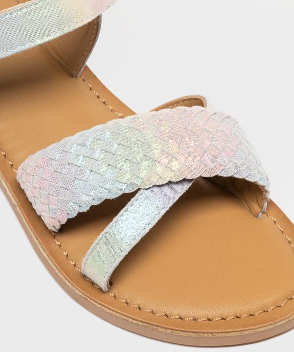 Sandales en cuir à brides croisées irisées et scratch ajustable fille - Lovely Wings vue6 - LOVELY WINGS GEMO FOR GOOD - GEMO