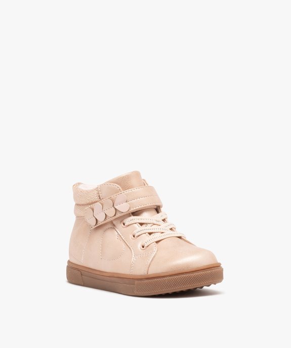 Baskets fille mid-cut unies à col pailleté et détails en coeur vue2 - GEMO (ENFANT) - GEMO