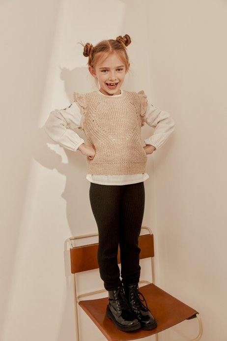 Look avec pull sans manches, chemisier, pantalon et chaussures pour fille  - GEMO