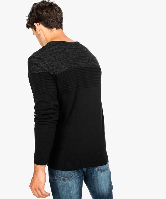 Pull fin manches longues avec rayures en relief vue3 - GEMO (HOMME) - GEMO