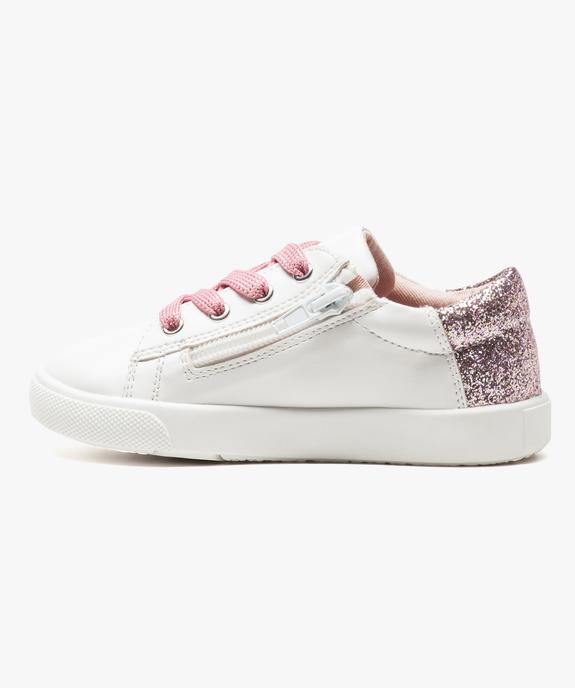 Baskets basses avec motifs coeurs sur le côté et paillettes vue3 - GEMO (ENFANT) - GEMO
