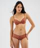 MARRON STANDARD